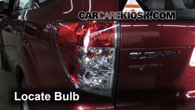 2011 Subaru Forester X 2.5L 4 Cyl. Éclairage Feu clignotant arrière (remplacer l'ampoule)